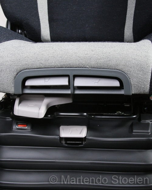 KAB luchtgeveerde stoel 65K4 24 Volt TIJDELIJK UITVERKOCHT